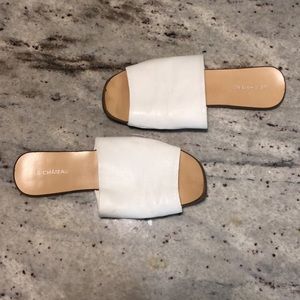 Le Chateau White Flat